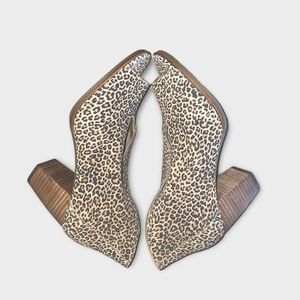 NWOB Lucky Brand leopard print cut out ankle booties  size 8 M